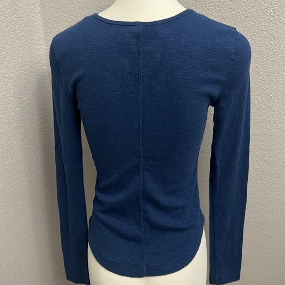 We The Free Free People Ribbed Navy Blue Tate Keyhole Long Sleeve Tee Medium - Picture 3 of 8